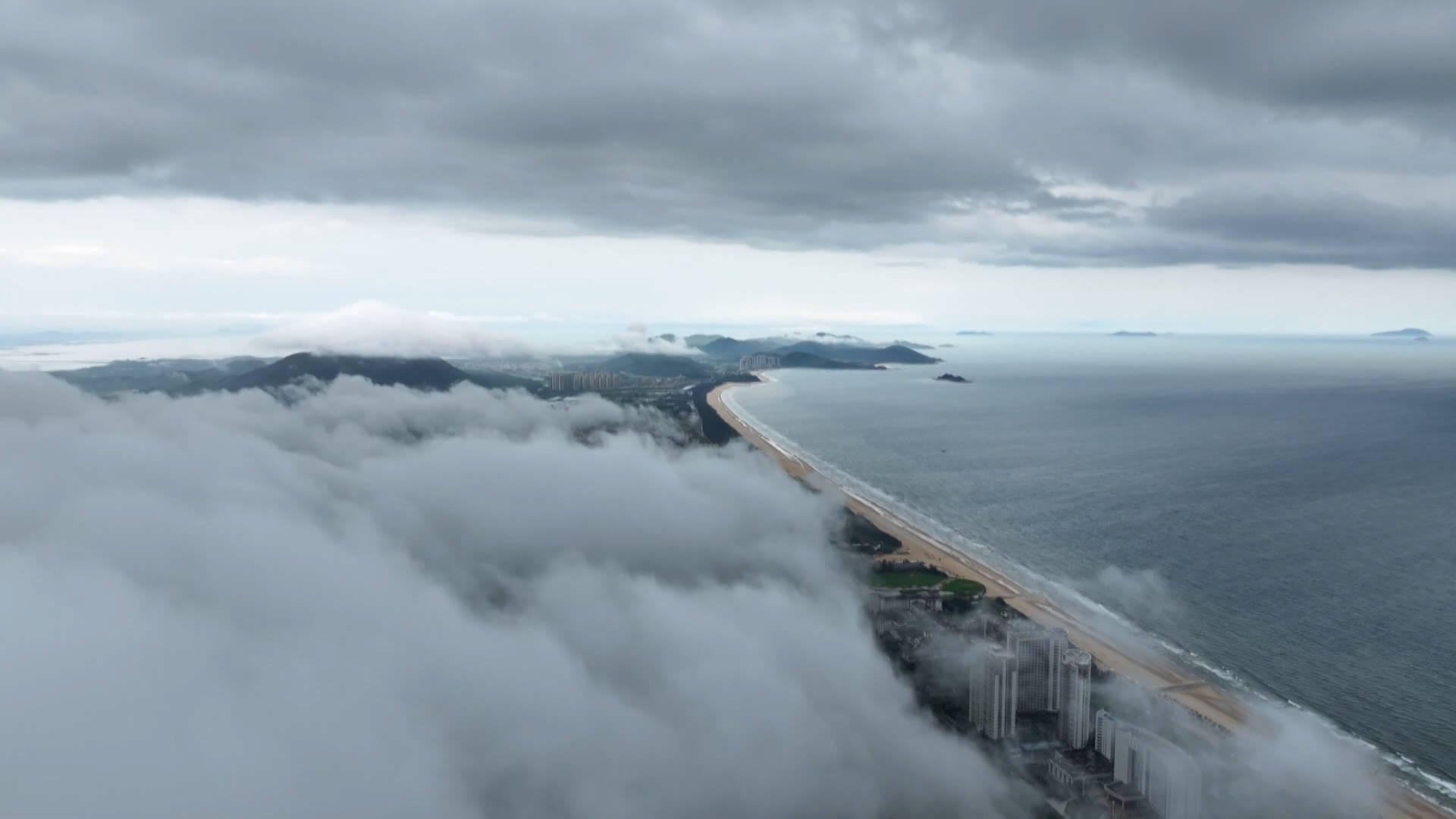 海陵出现云海奇观 增添朦胧美